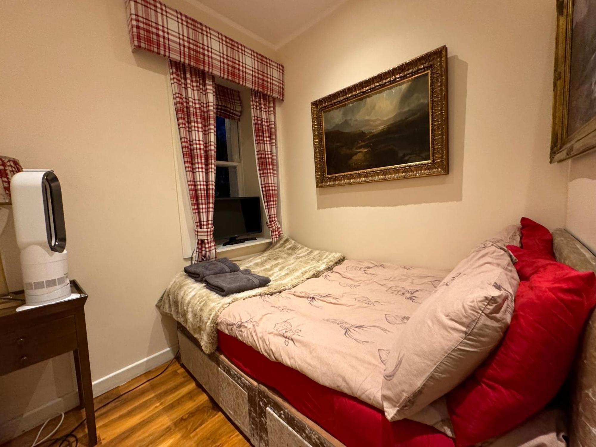 The West Highland Way Pitches Hotel Glasgow Room photo